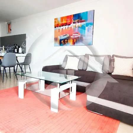 Oasis Ocean Breeze 公寓 *